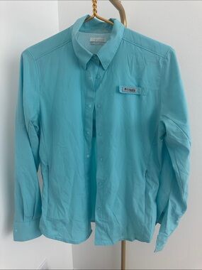 Columbia Woman’s Button-Down Outdoor Shirt - Aqua/Turquoise
